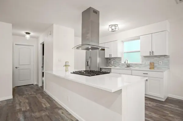 110 W Garrett RUN, Austin, TX 78753