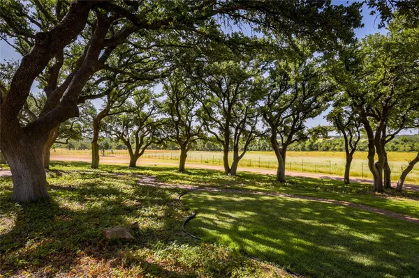 12350-65 N Hwy 16 HWY, Fredericksburg, TX 78624