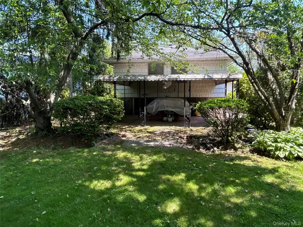79 Marcus AVE, New Hyde Park, NY 11040