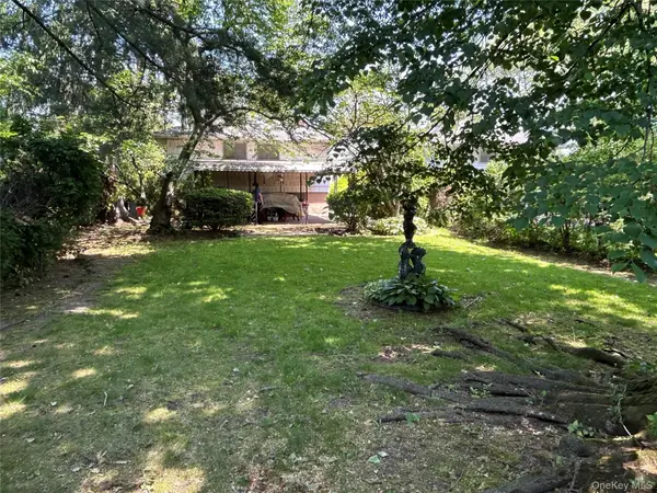 79 Marcus AVE, New Hyde Park, NY 11040