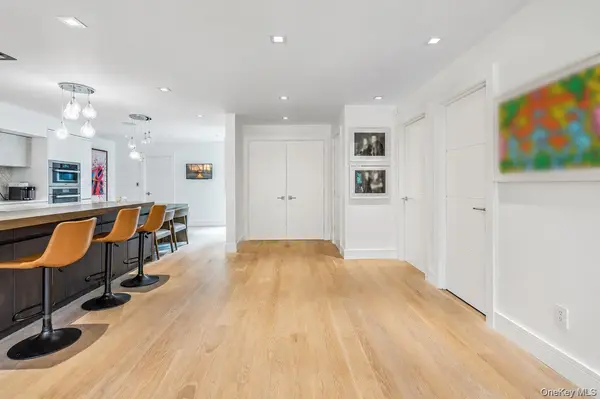 23 Estates TER, Manhasset, NY 11030