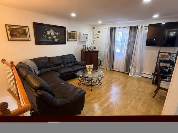 27A Gores DR, Mastic, NY 11950
