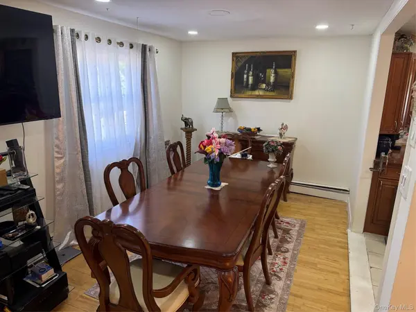 27A Gores DR, Mastic, NY 11950