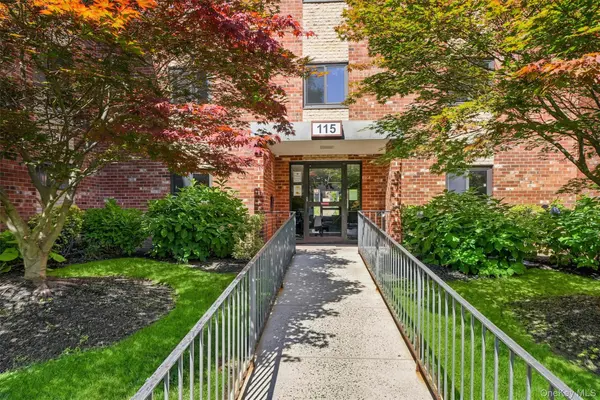 115 Dehaven DR #305, Yonkers, NY 10703