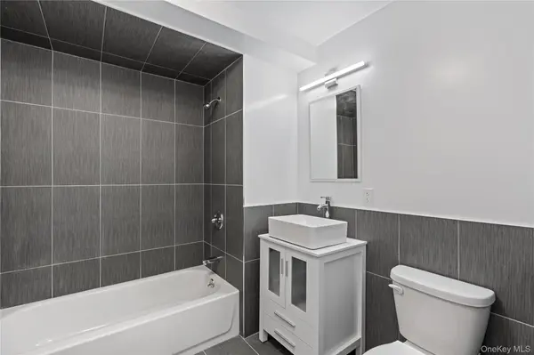 135 Wakefield AVE #204, Yonkers, NY 10704