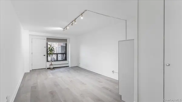 61-35 98th St #7G, Rego Park, NY 11374