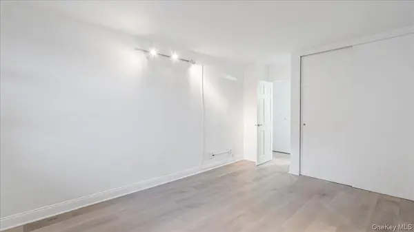 61-35 98th St #7G, Rego Park, NY 11374