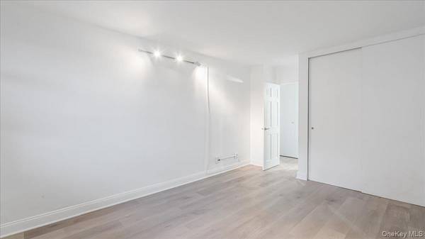 61-35 98th St #7G, Rego Park, NY 11374
