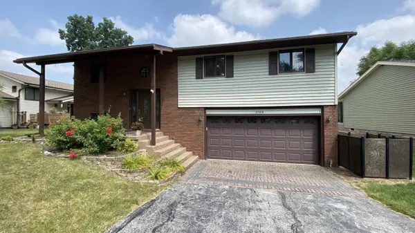 2169 Green Valley DR, Crown Point, IN 46307