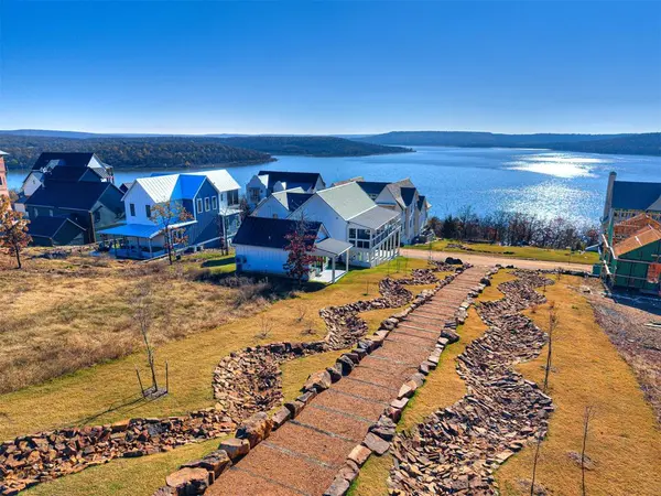 121 Lower Green WAY, Carlton Landing, OK 74432