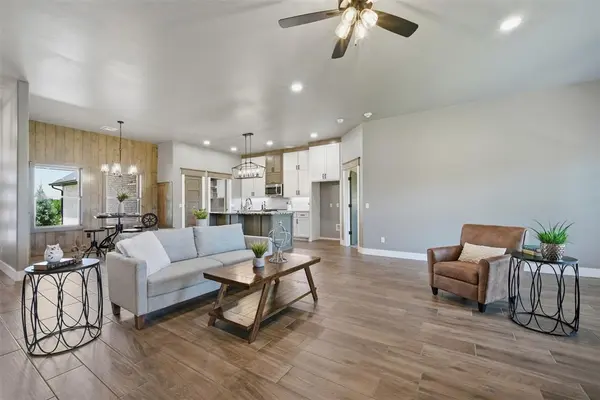 1109 Bridgeview LN, Tuttle, OK 73089