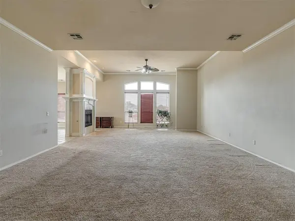 2365 Elm Tree LN, Blanchard, OK 73010
