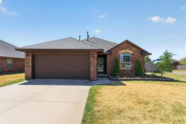 11116 SW 38th CIR, Mustang, OK 73064