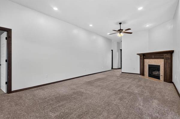 11116 SW 38th CIR, Mustang, OK 73064