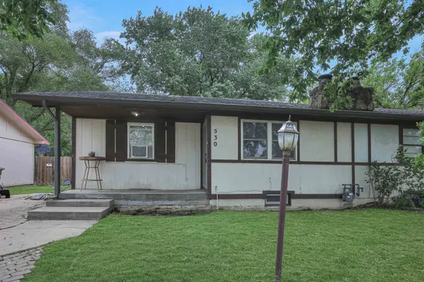 530 S Ruth Ave, Andover, KS 67002