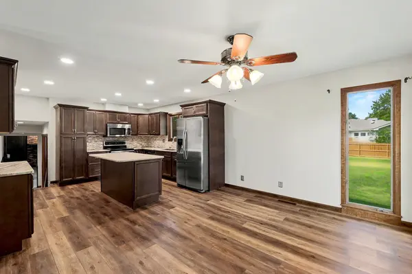 419 N Mimosa Dr, Haysville, KS 67060
