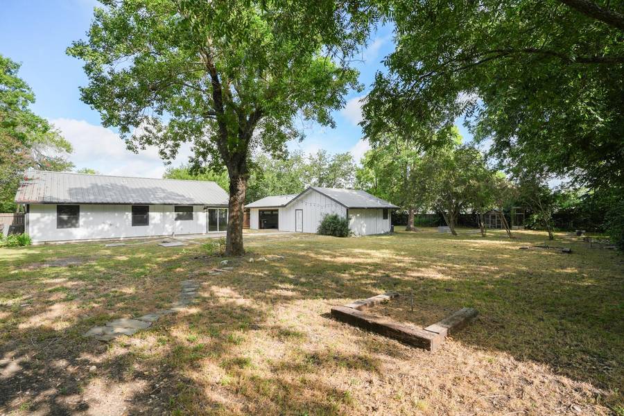 413 Sun Bonnet DR, Buda, TX 78610