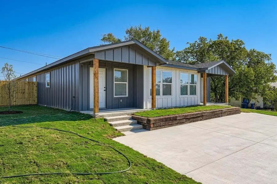 111 Fisher ST #A & B, Elgin, TX 78621