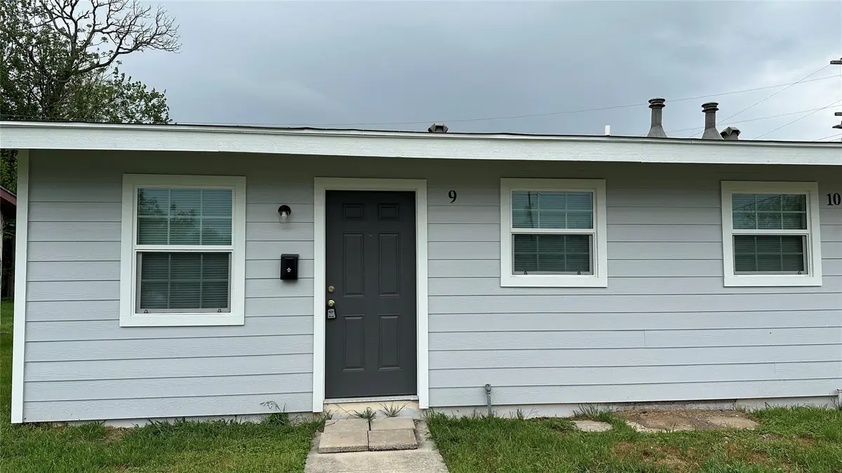 1231 N Lbj DR #9, San Marcos, TX 78666