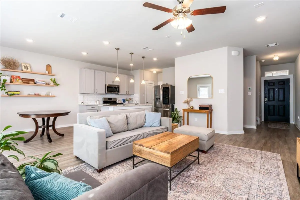 17103B Crane Fly DR, Pflugerville, TX 78660