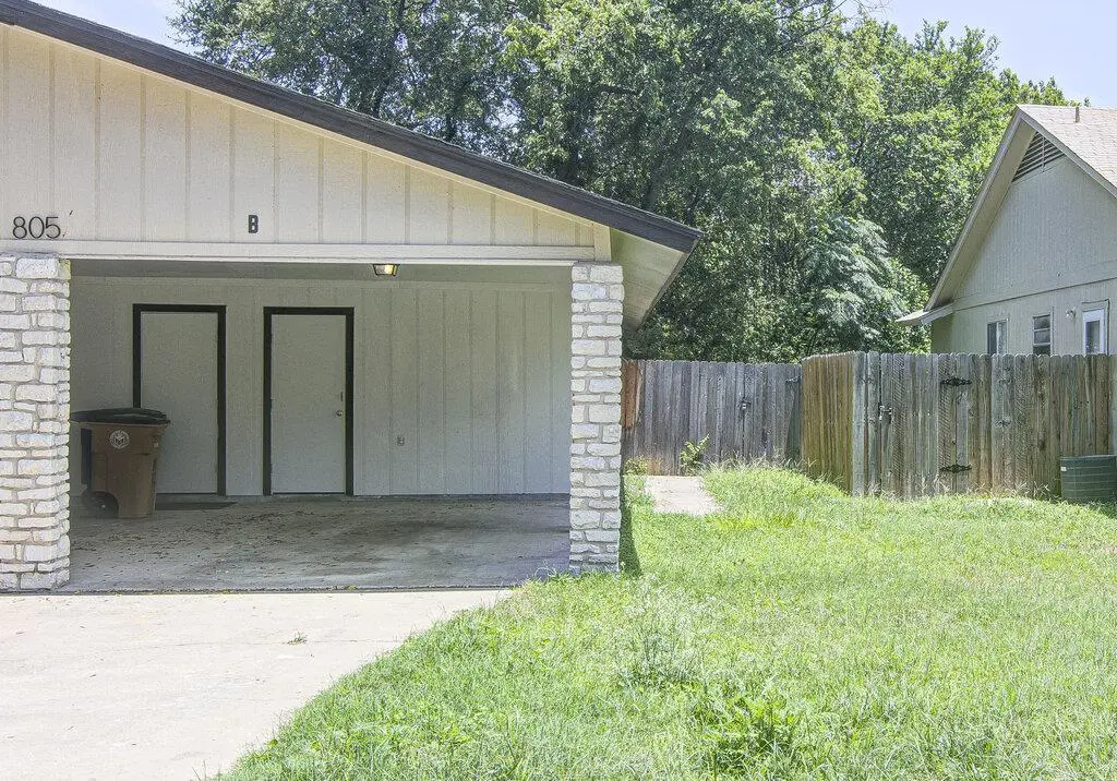805 Sirocco DR #B, Austin, TX 78745