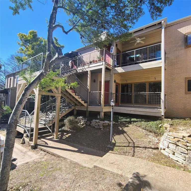 6600 Valleyside RD #D-20, Austin, TX 78731