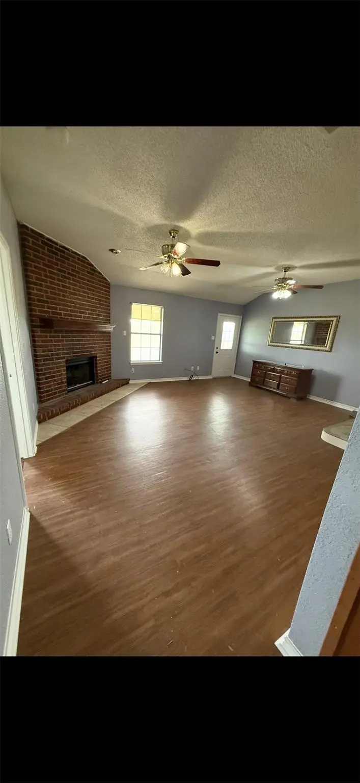 401 CR 216, Jarrell, TX 76537