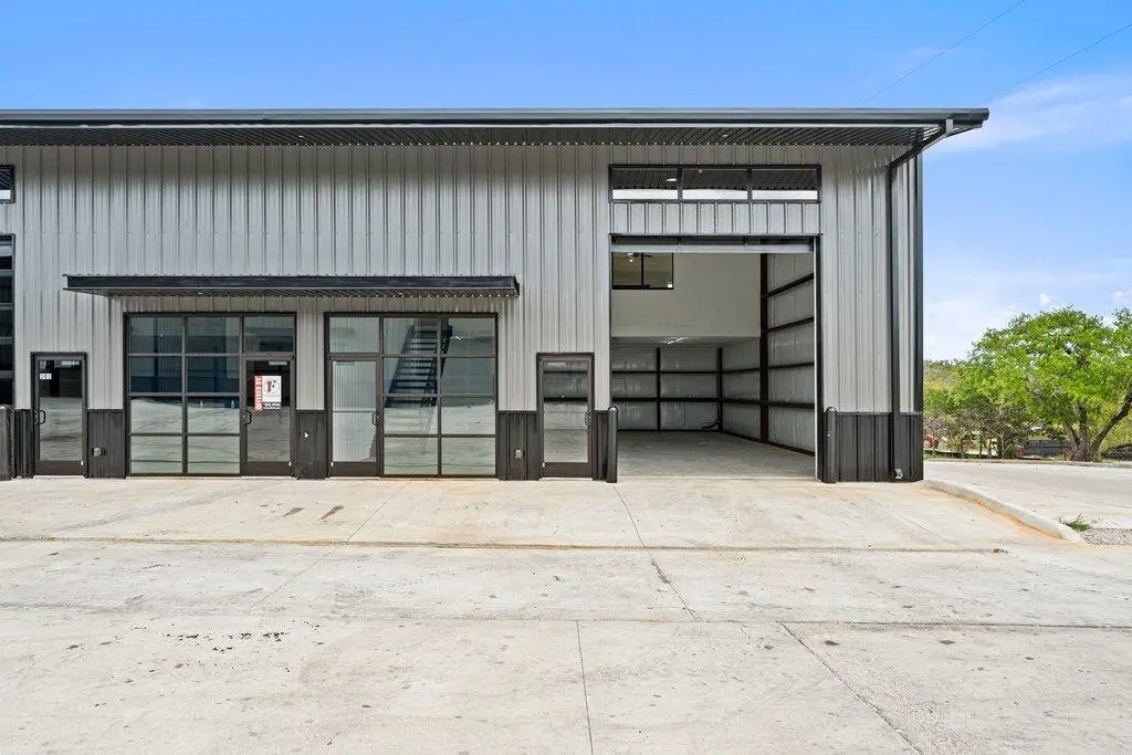 451 Farrell RD #100B, Dripping Springs, TX 78620