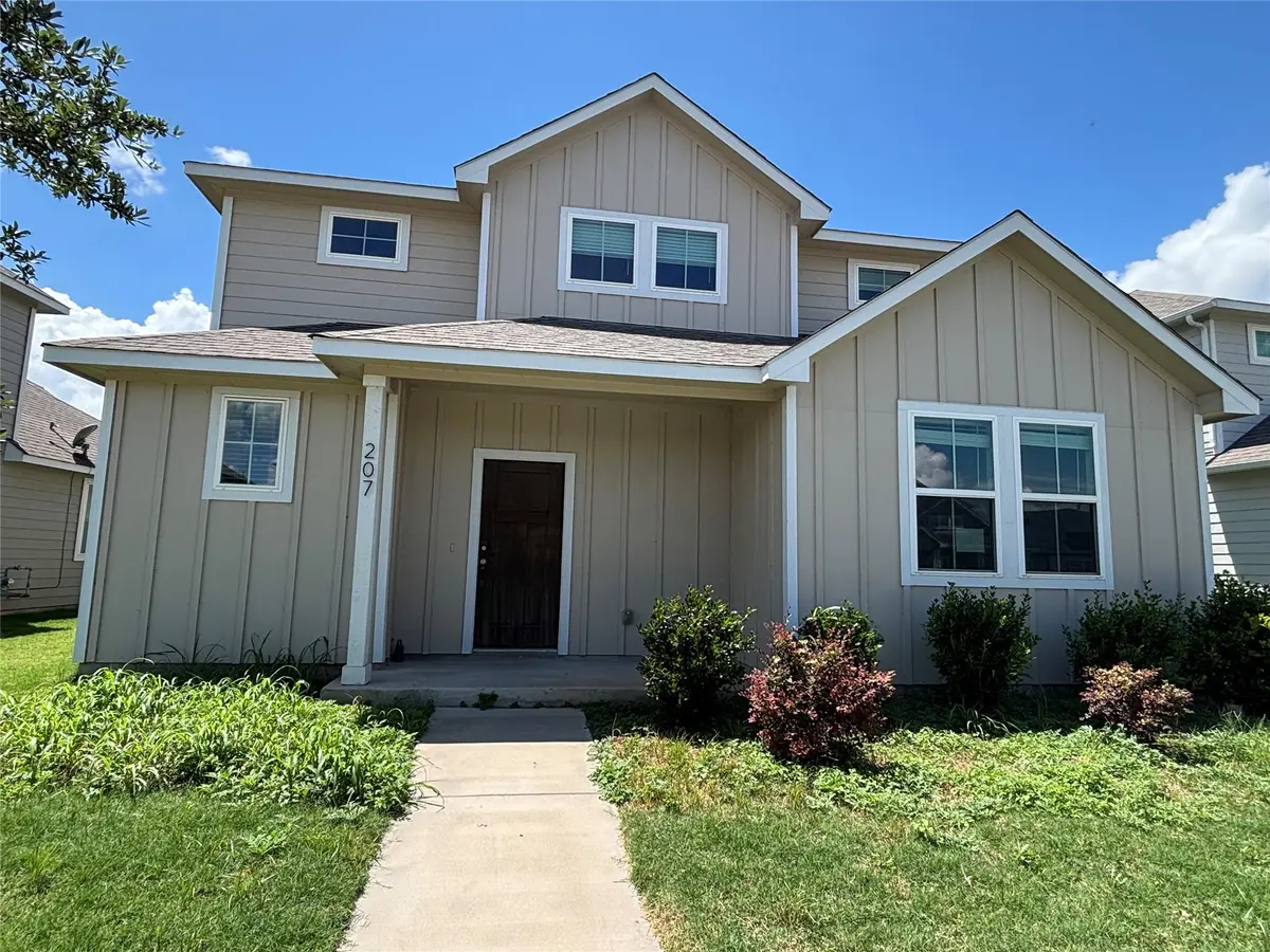 207 Whisper Rill DR, Hutto, TX 78634