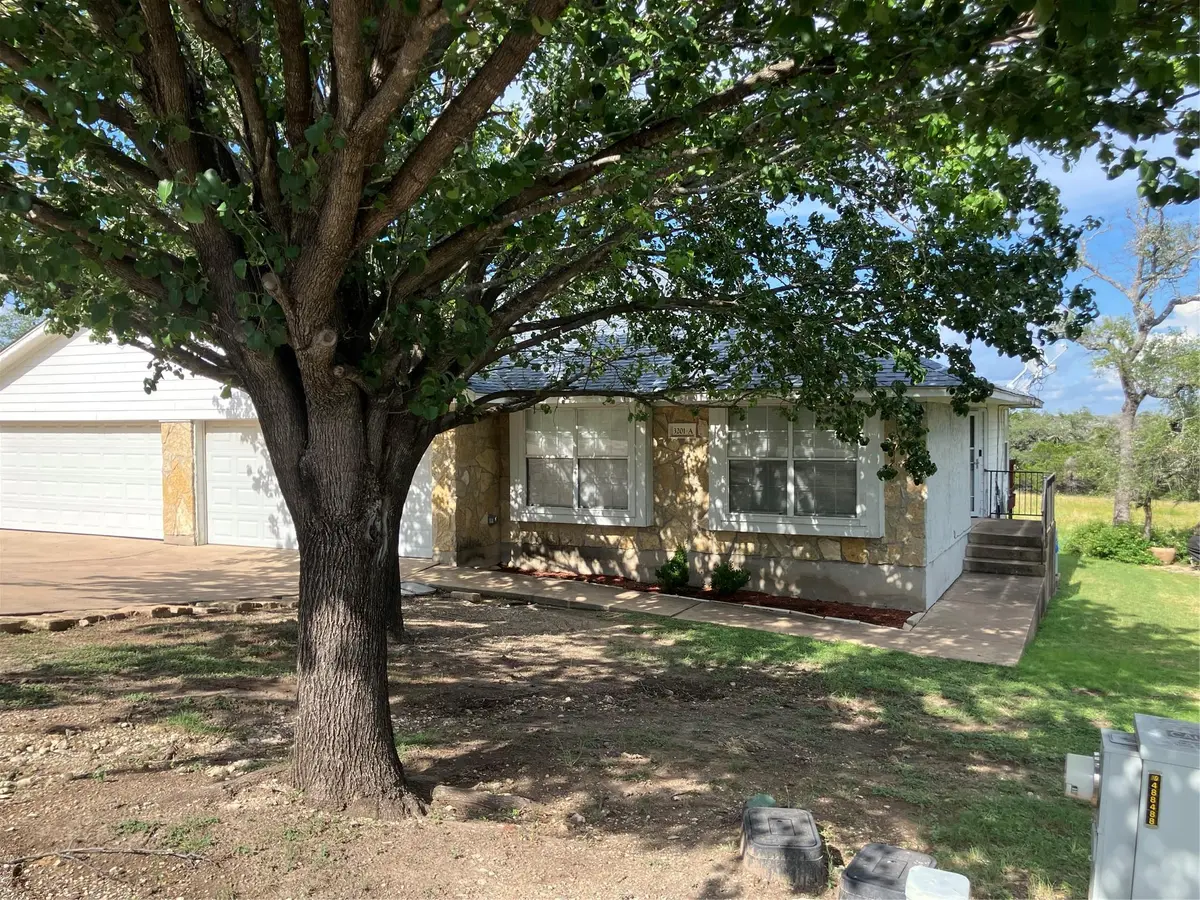 3201 MacArthur Ave #A, Lago Vista, TX 78645
