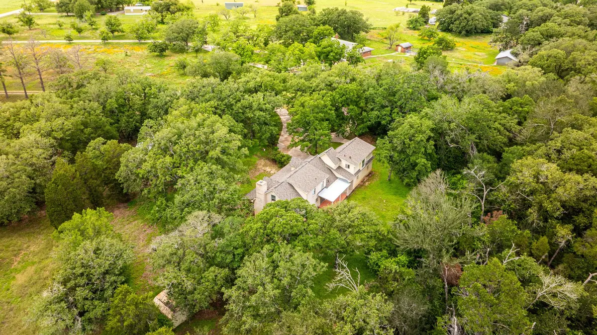 272 Old Coach LN, Elgin, TX 78621