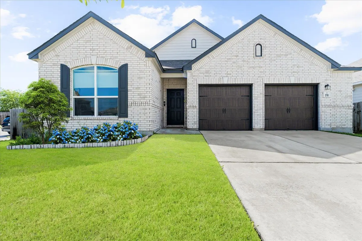 210 Maroon LN, Kyle, TX 78640