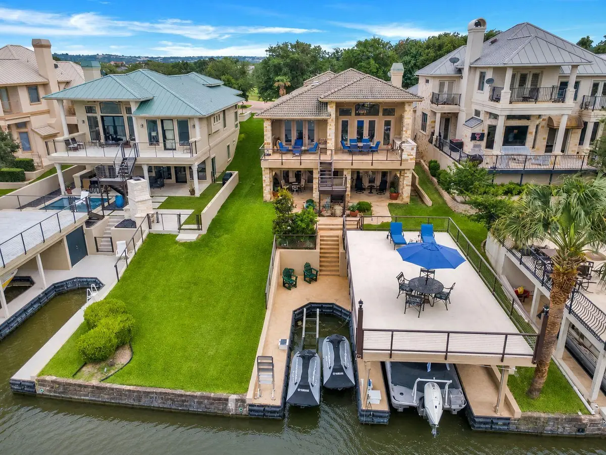 223 Dominion DR, Horseshoe Bay, TX 78657