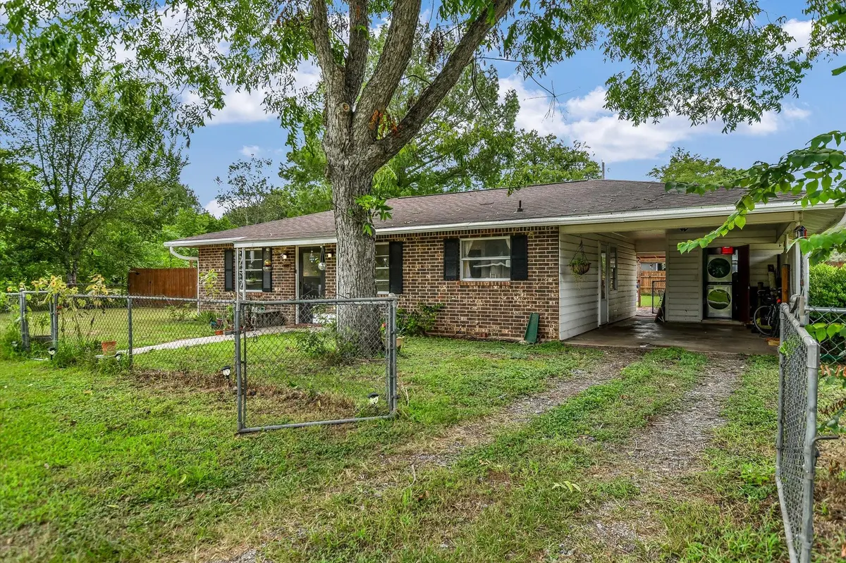 407 Hill ST, Smithville, TX 78957