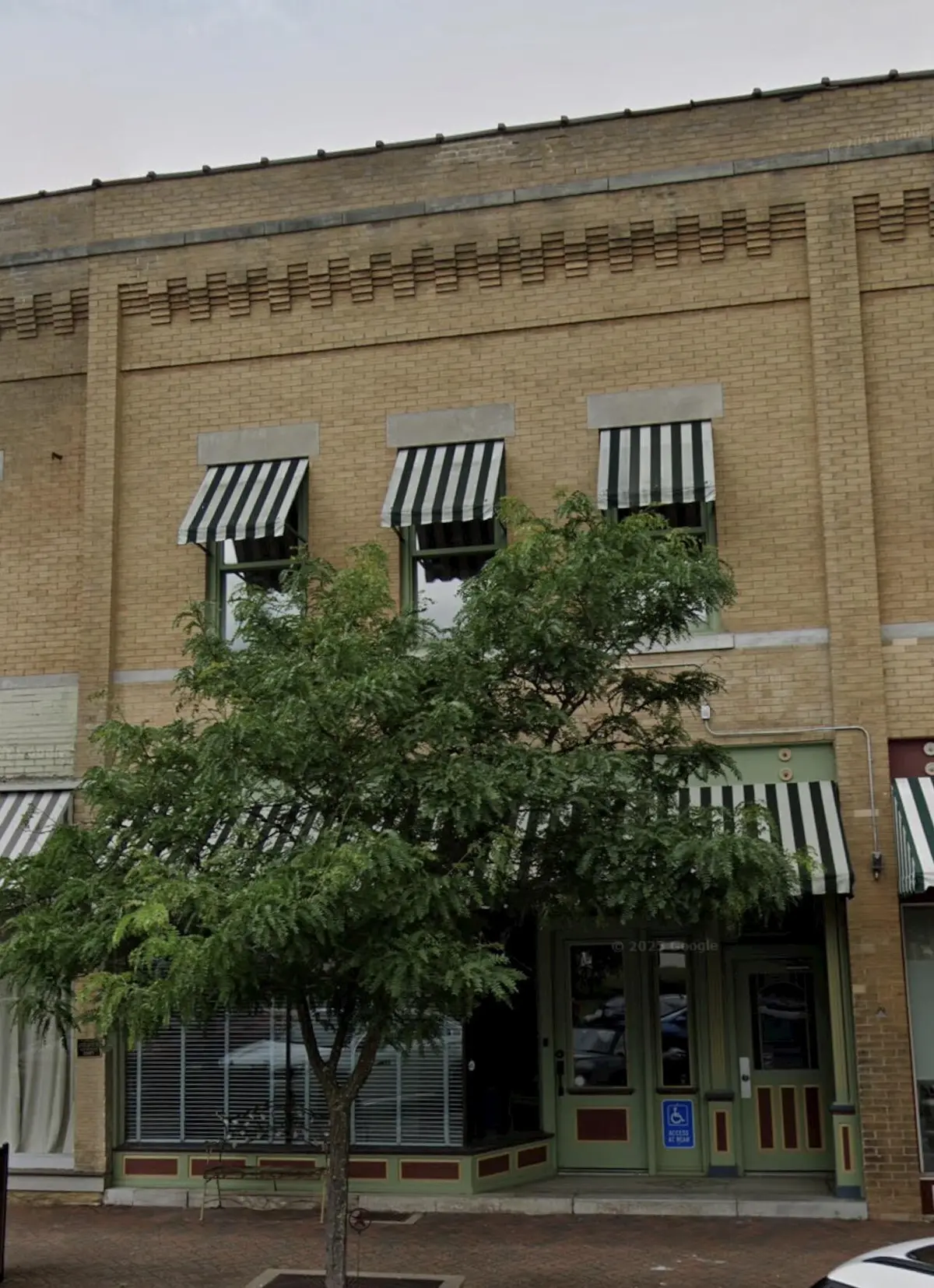 105 N 2nd ST, Ozark, MO 65721