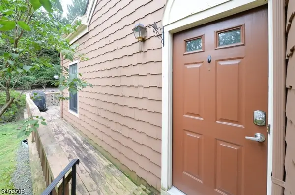 27 Tanager Ct, Wayne Twp., NJ 07470