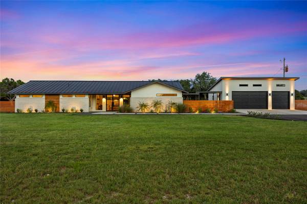 402 Rolling Hills RD, Liberty Hill, TX 78642