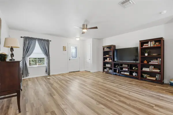 2106 Stonehaven, San Marcos, TX 78666