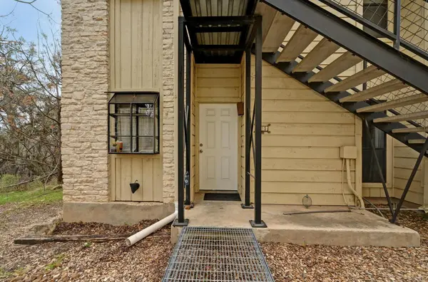 1013 Chestnut ST #B1, San Marcos, TX 78666