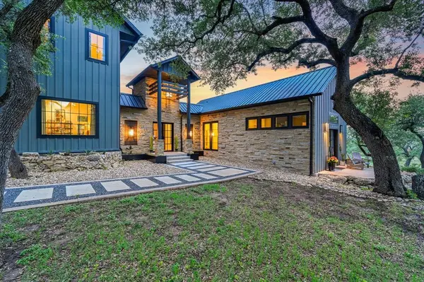 297 Blue Sky LN, Wimberley, TX 78676