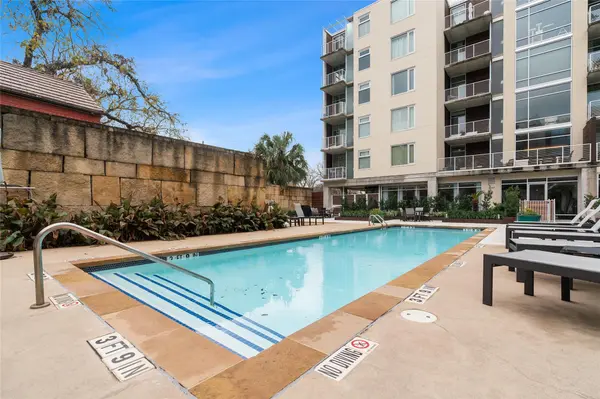 210 Lee Barton DR #517, Austin, TX 78704