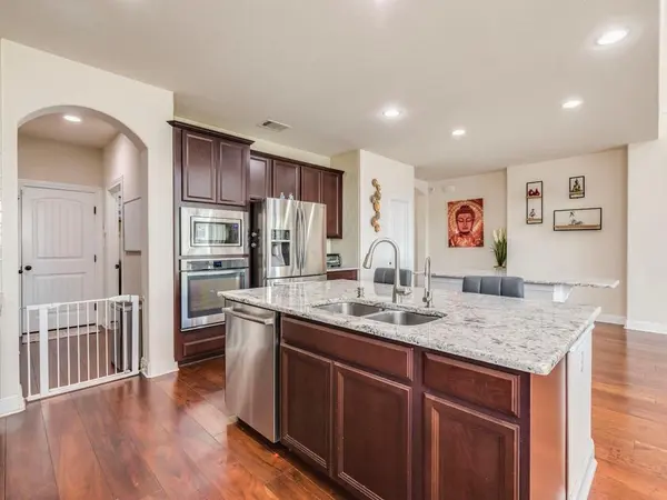 5720 Viejo DR, Austin, TX 78738