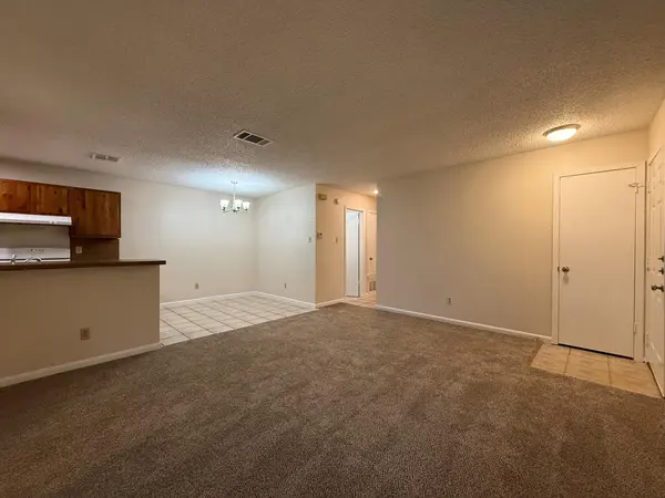 11945 Sunhillow BND #B, Austin, TX 78758