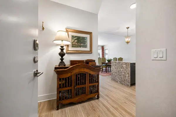 1715 Enfield RD #202, Austin, TX 78703