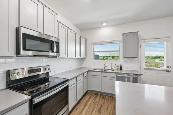 417 Greatest Gift WAY, Jarrell, TX 76537