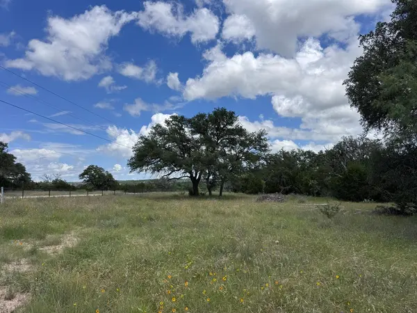 257 W Rolling Oaks DR, Goldthwaite, TX 78644