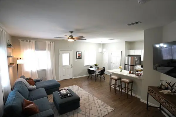 1700 Constantino CIR #A, Austin, TX 78745
