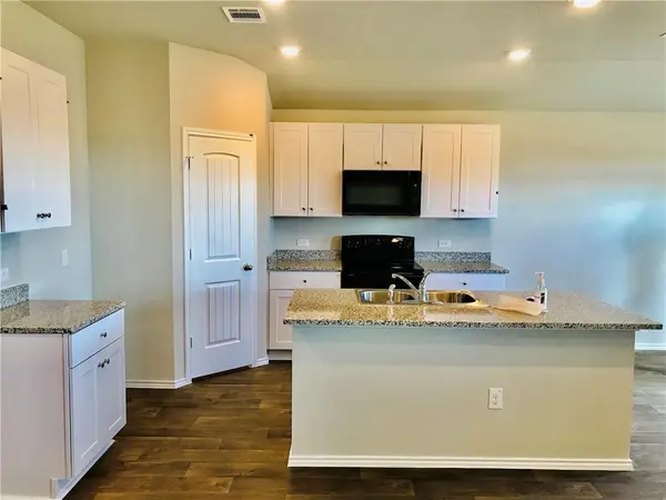 6009 Xene DR, Austin, TX 78724