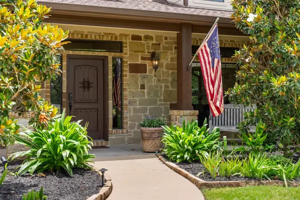 343 Colorado DR, Cedar Creek, TX 78612