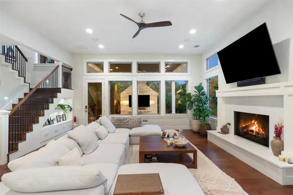1002 Meriden LN, Austin, TX 78703